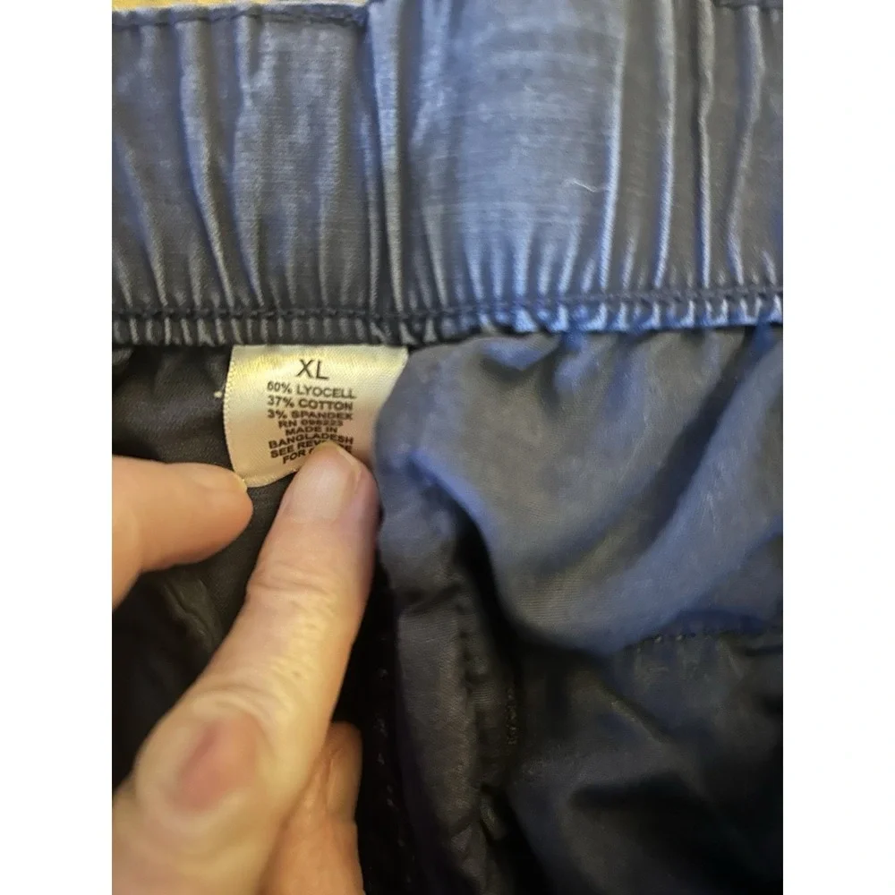 Magellan Outdoors Men's XL Navy Performance Fishing Shorts Elastic Waist Pockets
